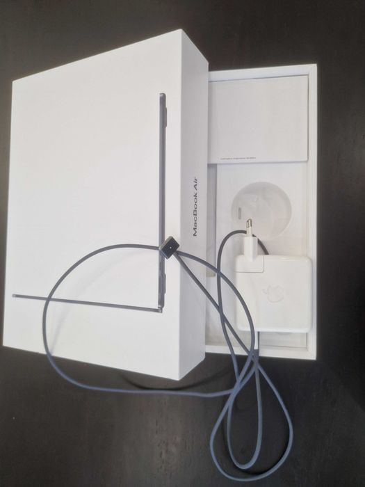 MacBook Air13.6"/ M2chip/ 256/8 GB Midnight (синий)