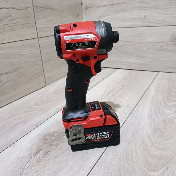 Filetanta cu impact pentru biti Milwaukee M18 FID 3