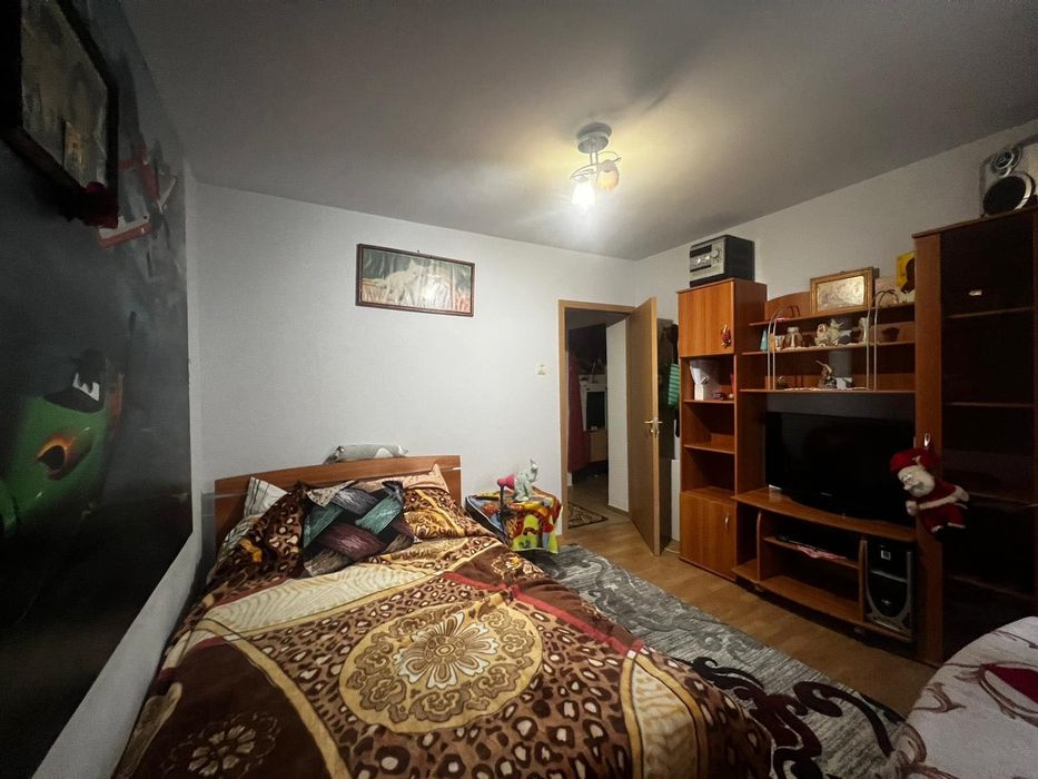 Caut colegă de apartament. Închiriez cameră