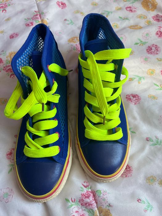 Чисто нови кецове