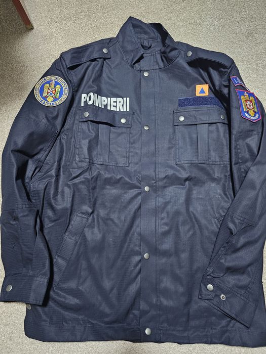 Costum unic pentru pompieri