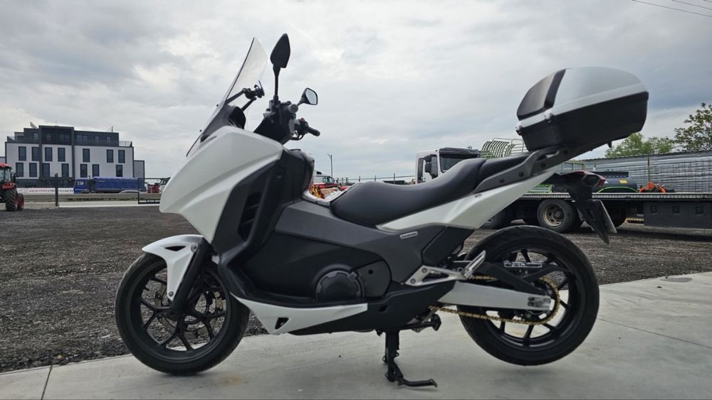 Honda Integra 750
