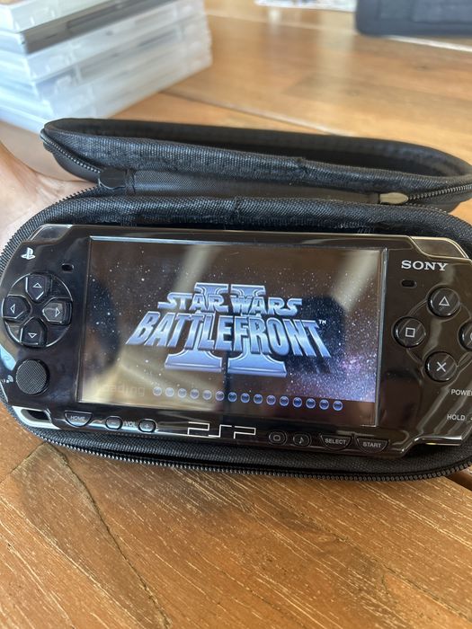 Sony PSP 2000 (Playstation portable) + 8 игри