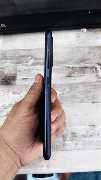 Продам Samsung galaxy 20FE с коробкой