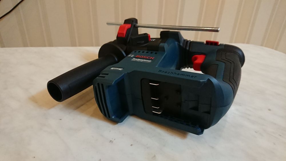 Перфоратор аккумуляторный Bosch