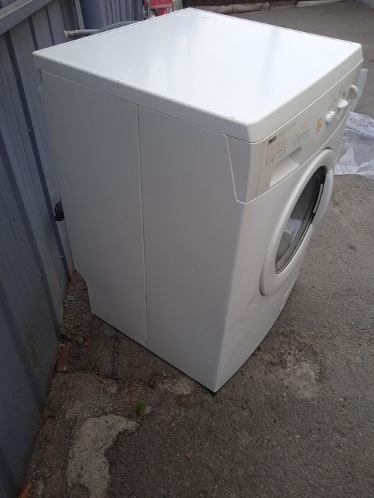 Продам машинку ZANUSSI