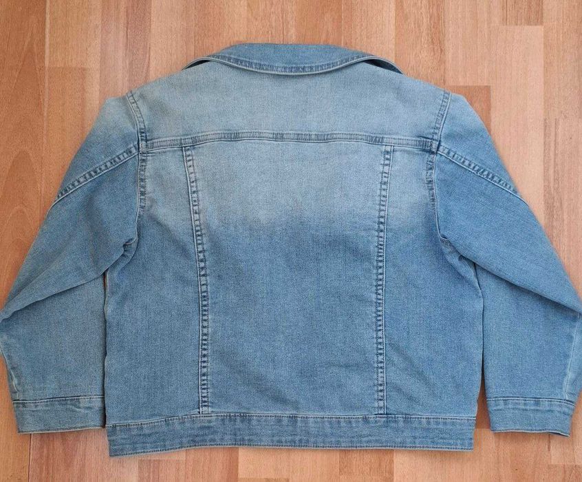 Продам отличную джинсовую куртку "Name it" на мальчика