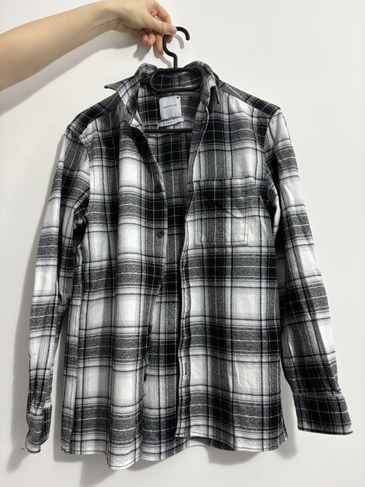 Camasa comfort fit in carouri Reserved