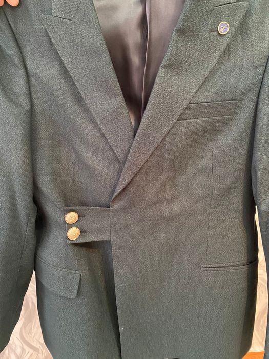 Продам костюм тройку