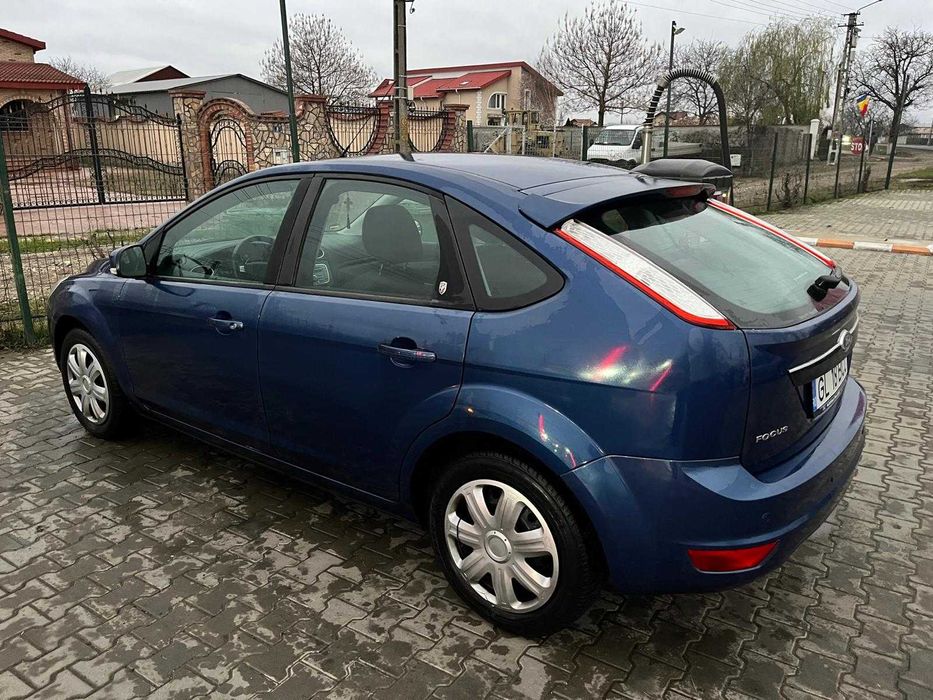 Ford Focus 1.8, Model Ghia, stare perfectă