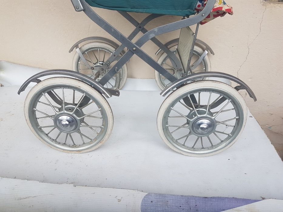 Carucior papusi vechi,vintage.