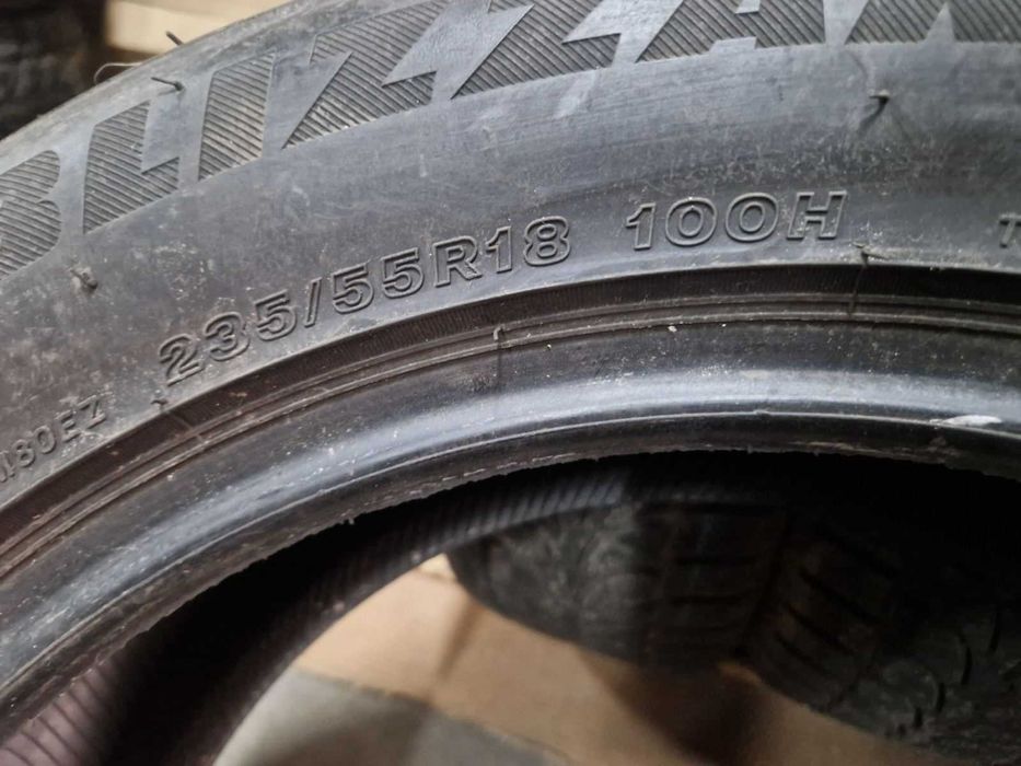 4 Bridgestone R18 235/55
зимни гуми
DOT3217