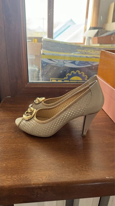 Продам туфли 37 размер