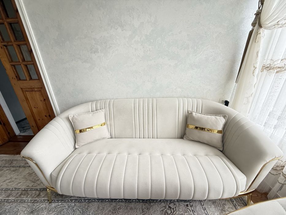 Divan komplekt sotiladi