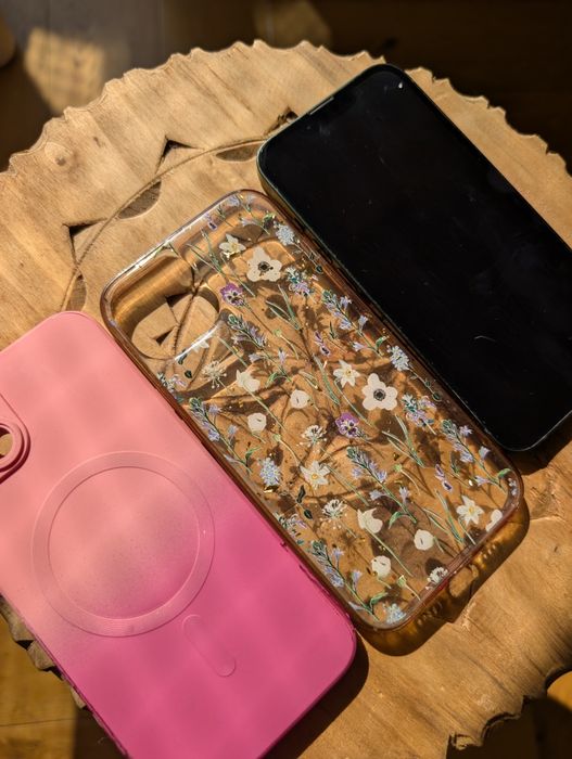 iPhone 13, 128 GB + 2 huse
