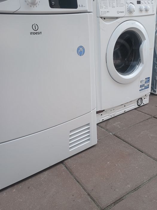 Mașină de spălat rufe clasa AA uscator rufe Indesit Baunekht