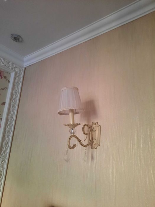 Продам люстру и бра