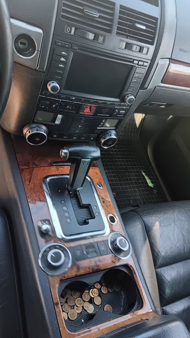 Vw Touareg 2.5 R5,174 к.с. , 60 броя на части