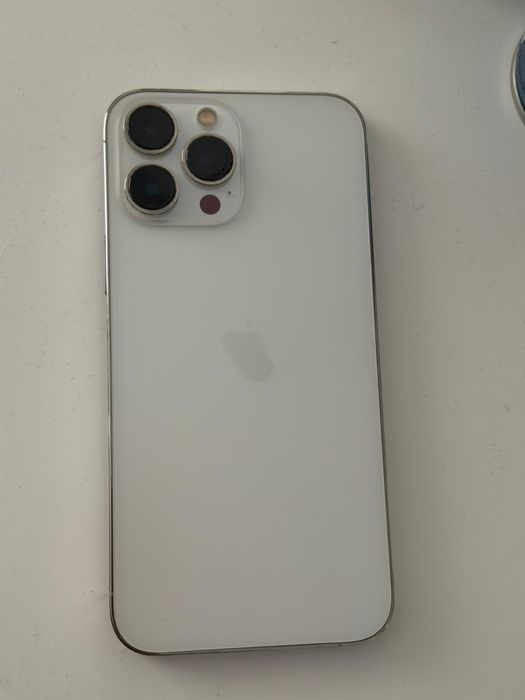 Vand iphone 13 pro max alb estetic 128 GB baterie 86% merita vazut