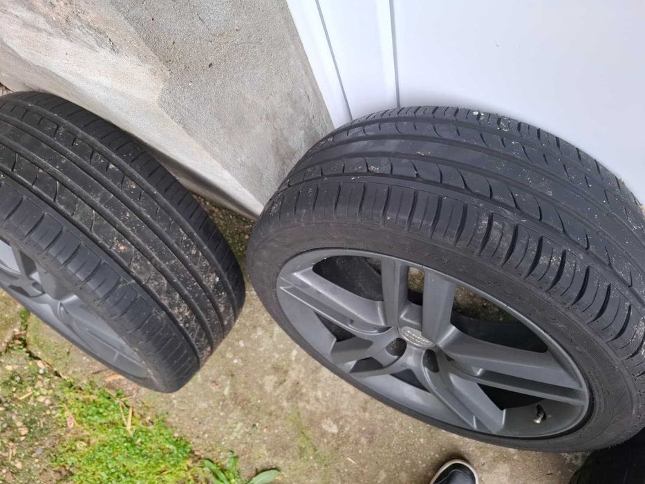 Оригинални джанти с летни гуми R19 за Ауди
