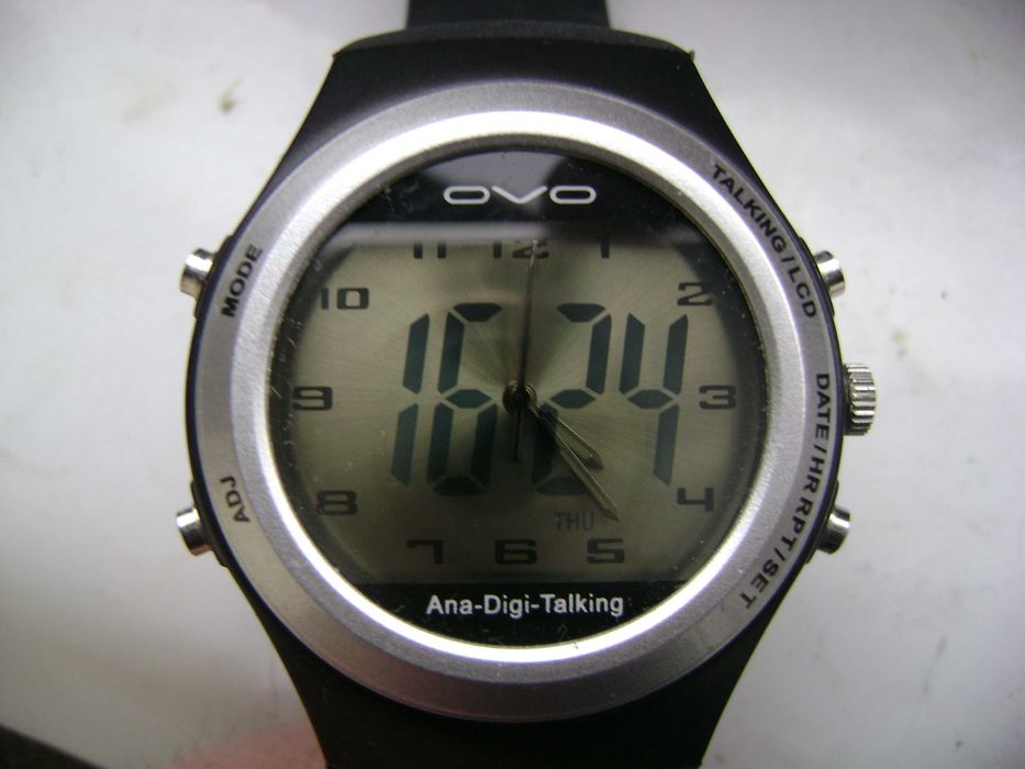 Продавам 5 броя кварцови часовника Casio,Polar,OVO