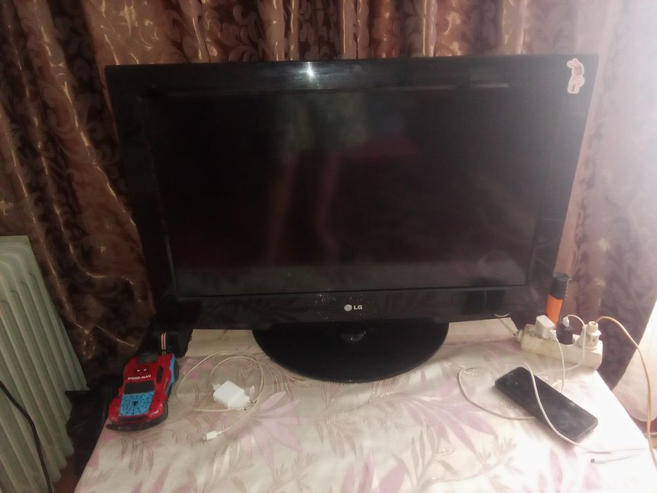 Продается телевизор срочно за 15 тысяч
