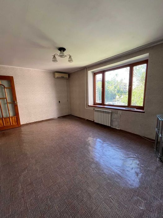 Продам двухкомнатную квартиру, 5 мкр