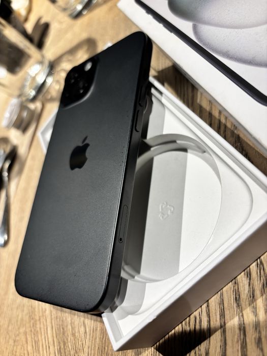 Iphone 15 negru 256GB liber de retea