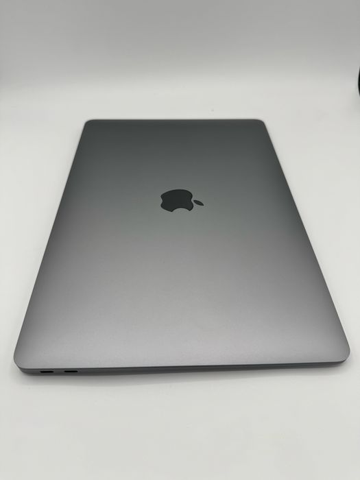 MacBook Air 13” Retina 2018 | i5 | 8GB RAM | 256GB SSD