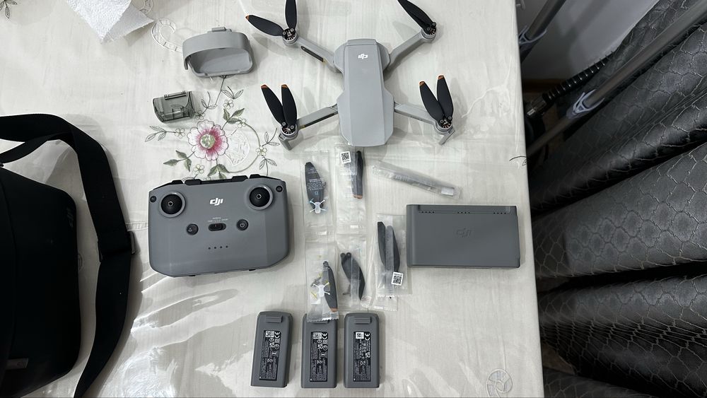 Продам дрон dji mini 2