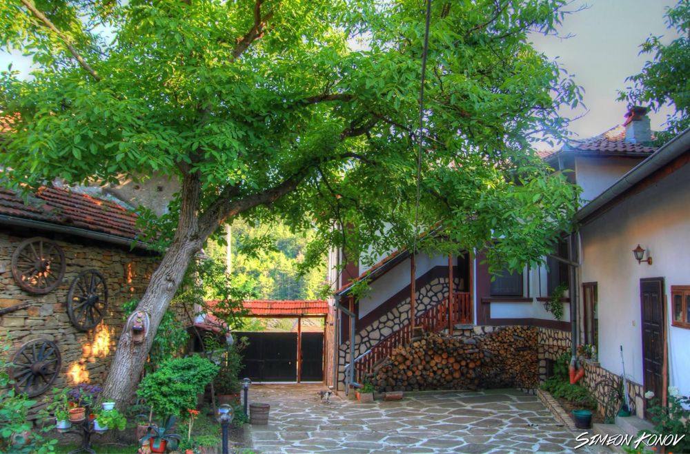 Продава се Къща в с. Ломец, Област Ловеч - 390 кв.м за 505 €/кв.м - Снимка #5