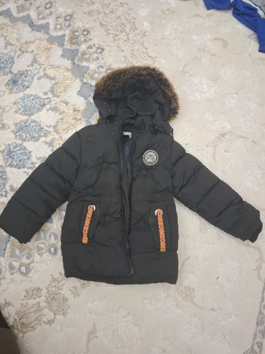 Bolalar qishki kurtkasi,ichi xalafayder,holati yaxshi ,issiqina