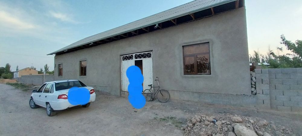 Yangi hovli Mirmirondan