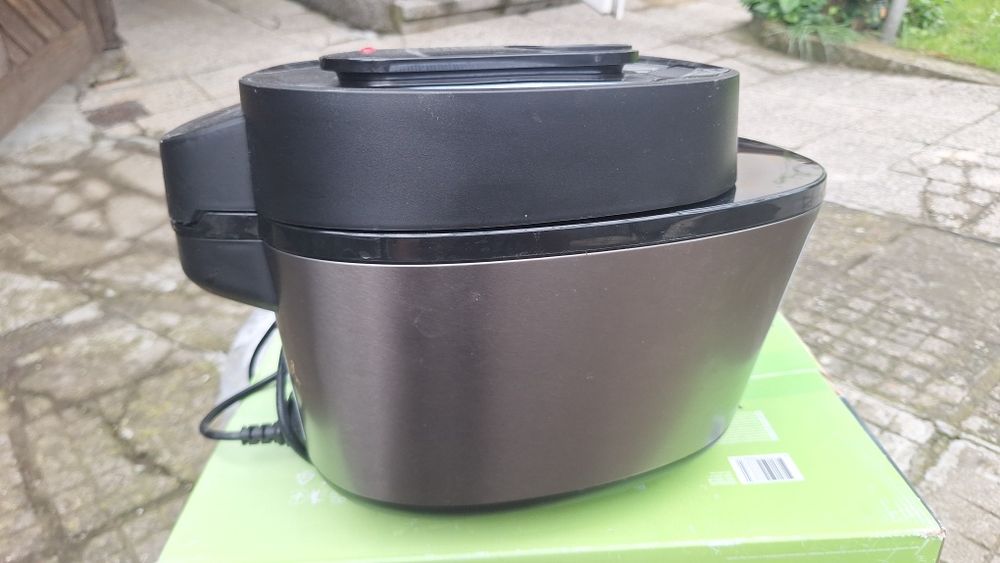 Мултикукър Philips нов