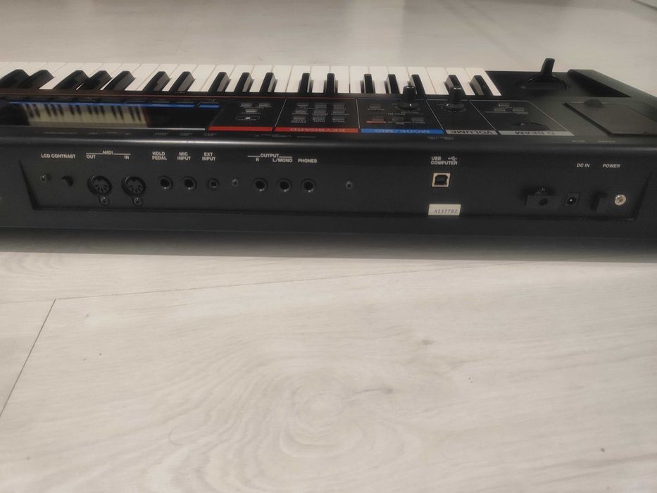 Roland JUNO Di професионален преносим синтезатор 61 клавиша