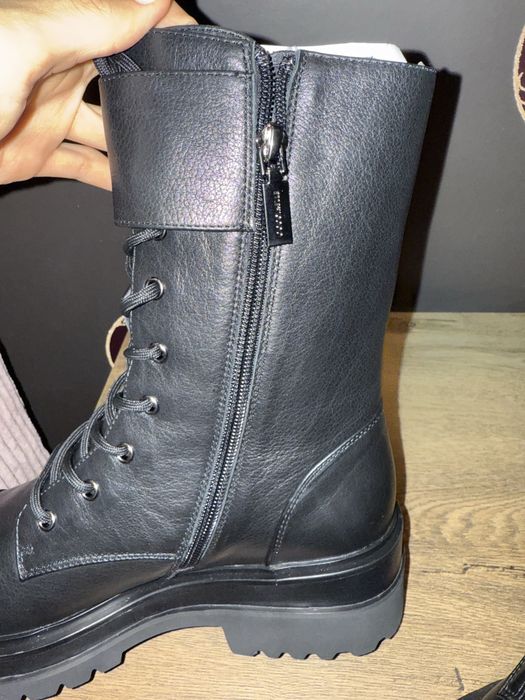 Coccinelle Кожени ботуши 39 номер , нови