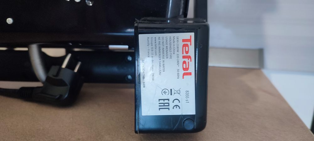 Vând grătar electric Tefal OptiGrill +  in stare impecabila
