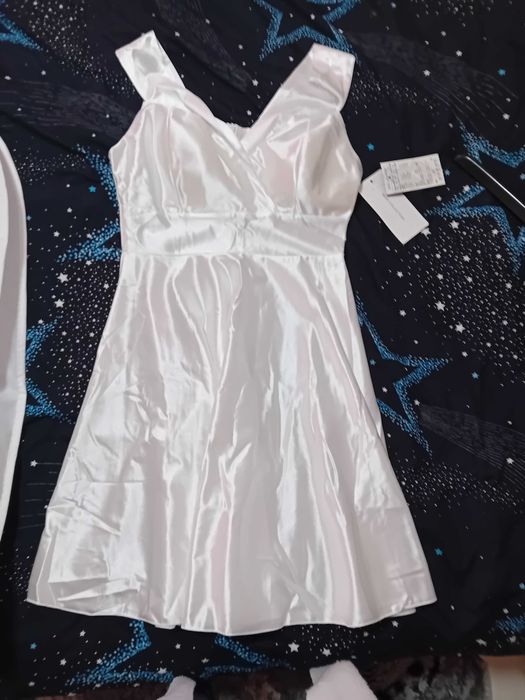 Булченска рокля, като нова + воал + къса парти бяла рокля.