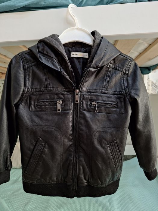 Детская куртка  на 3-4 года