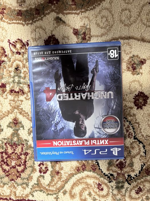 Игры и джойстик на PS4