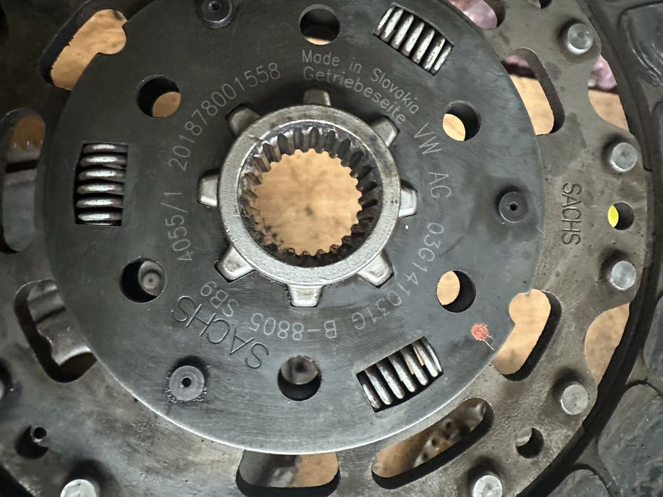 Комплект съединител  с демпферен маховик за VW Touran 1.9dti 105hp