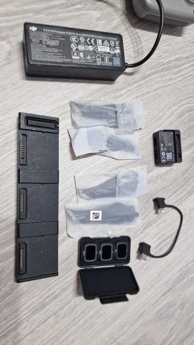 Drona DJI Air 2 + telecomanda + incarcator