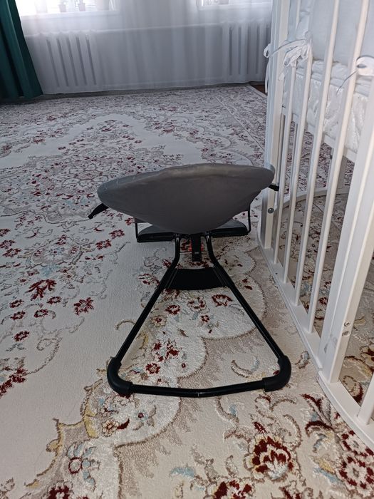 Продам шезлонг для ребенка