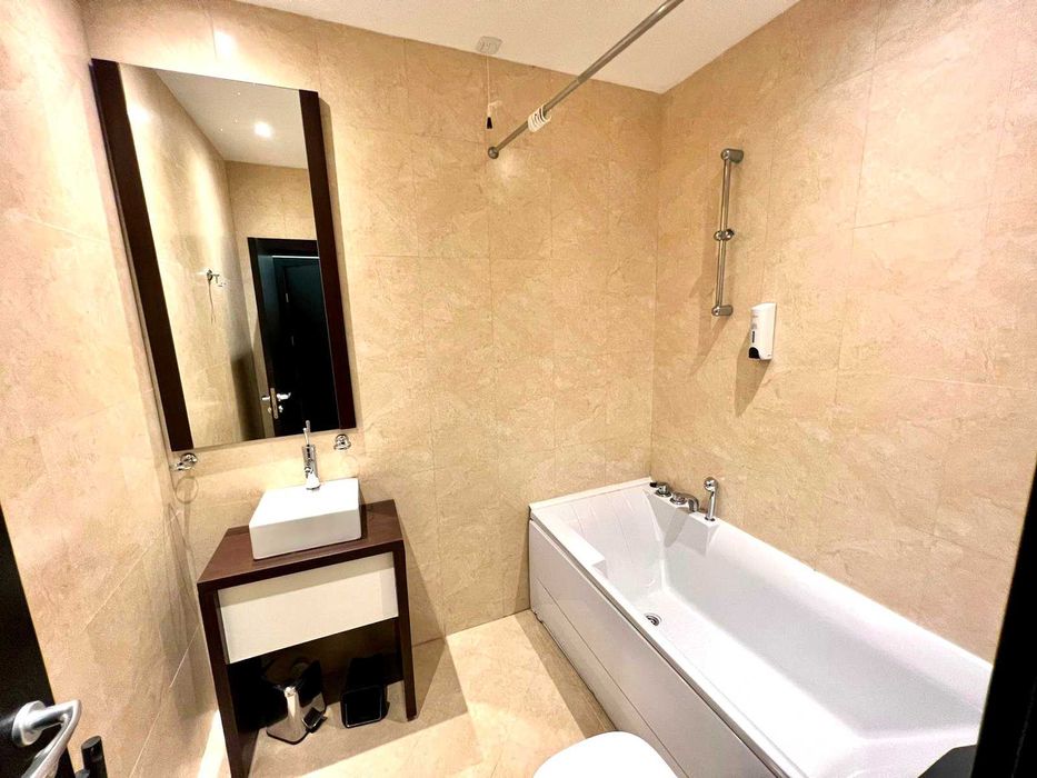 Тристаен апартамент в к-с „Райска градина“, Първа линия