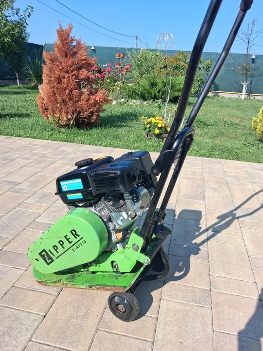 Placa compactoare/ Placa vibranta ZIPPER 62 KG