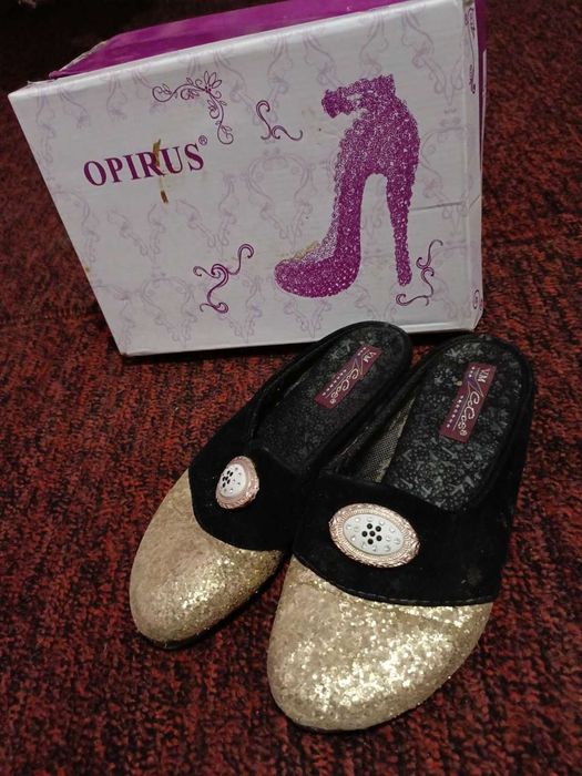 Ойок кийимлар туфли ва кучага кийиш учун йенгил ойок кийим