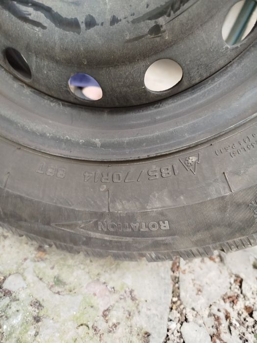 Продаются 4 авто шины с дисками , зимние, 185/70/14