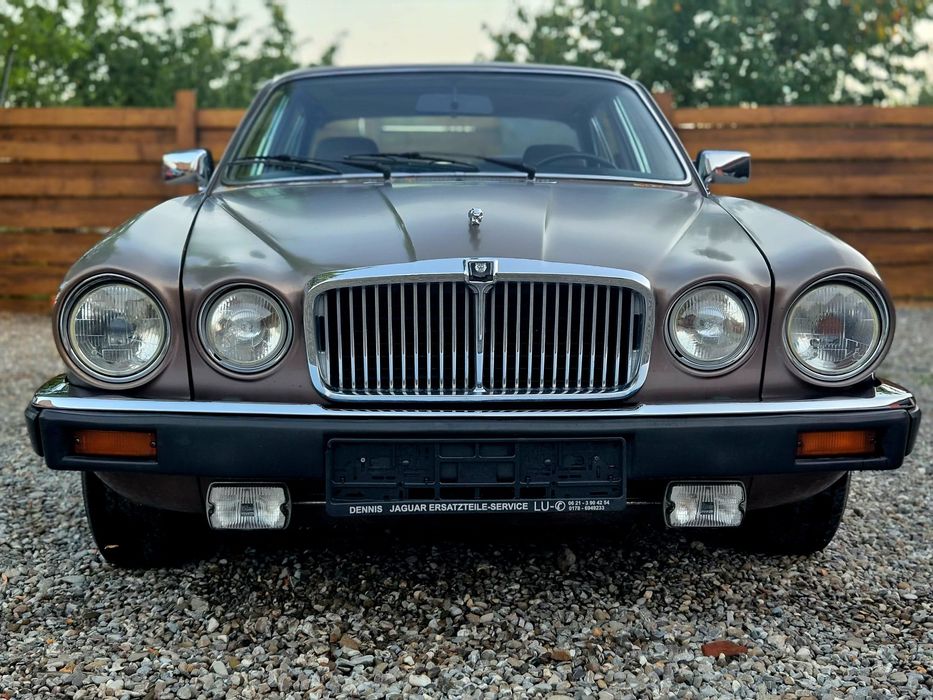 Jaguar xj mașina de epoca