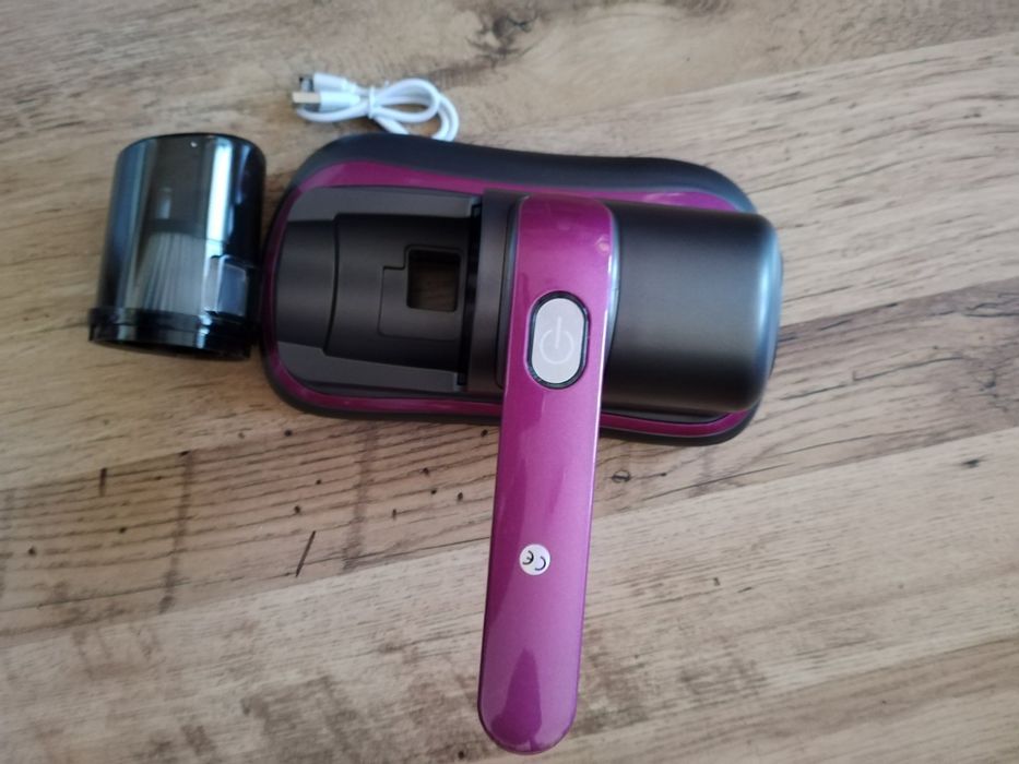 Продавам ръчна безжична прахосмукачка  с хепафилтър, против акари