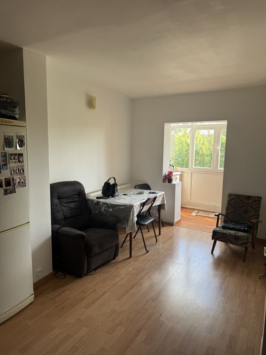 Apartament decomandat, 2camere, Craiovita Noua